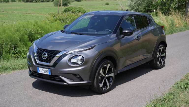 Nissan Juke vs Renault Captur: la prova su strada