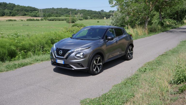 Nissan Juke vs Renault Captur: la prova su strada