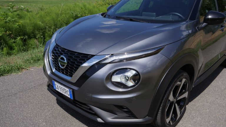 Nissan Juke vs Renault Captur: la prova su strada