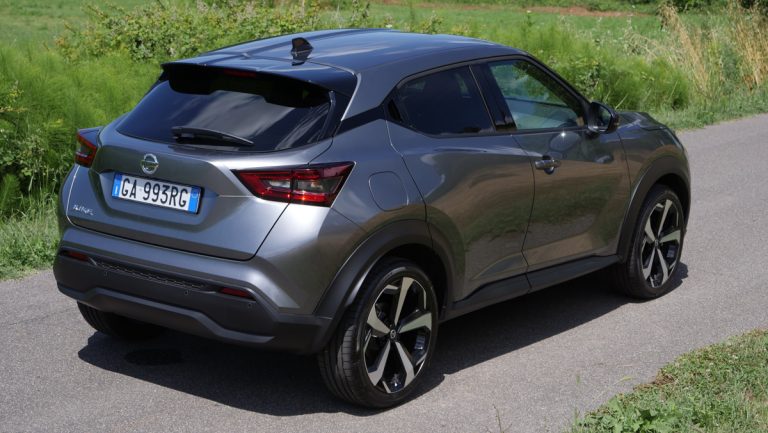 Nissan Juke vs Renault Captur: la prova su strada