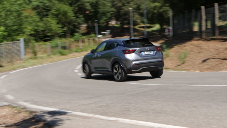 Nissan Juke vs Renault Captur: la prova su strada