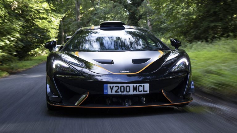 McLaren 620R: immagini ufficiali