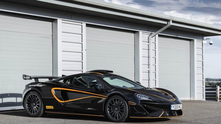 McLaren 620R: immagini ufficiali