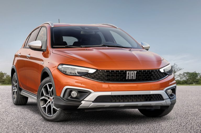 Fiat Tipo Life, City Life, Cross e City Cross 2021: immagini ufficiali