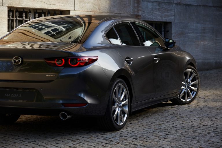 Mazda3 Sedan 2021: immagini ufficiali