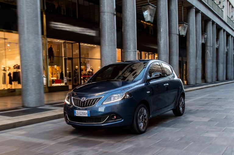 Lancia Ypsilon 2021: immagini ufficiali