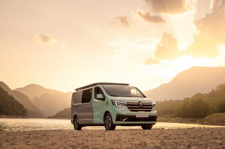 Renault Trafic SpaceNomad 2022: immagini ufficiali