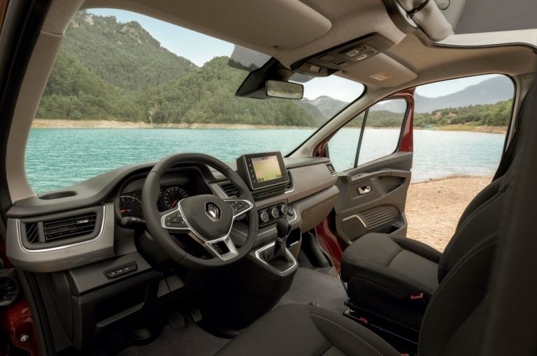 Renault Trafic SpaceNomad 2022: immagini ufficiali