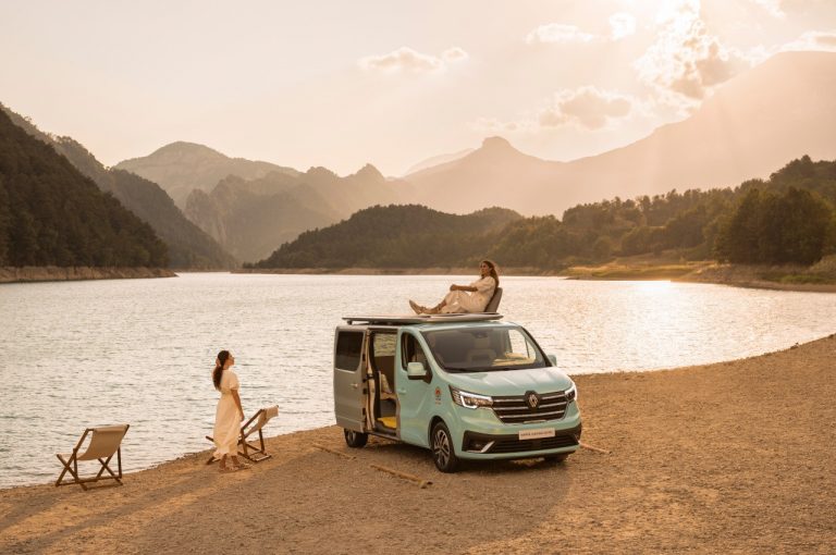 Renault Trafic SpaceNomad 2022: immagini ufficiali