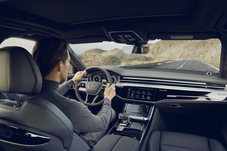 Audi A8 TFSI e 2022: immagini ufficiali