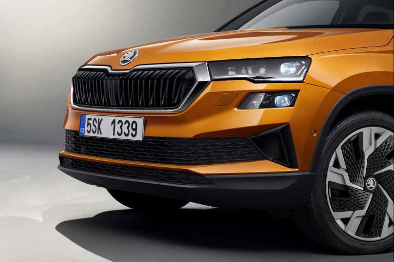 Skoda Karoq 2022: nuove immagini ufficiali