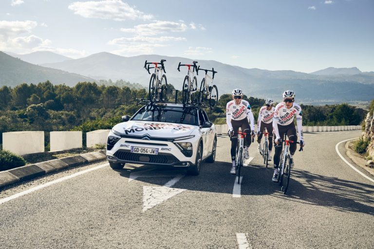 AG2R Citroen Team, presentata la squadra 2022 con C5X e C5 Aircross