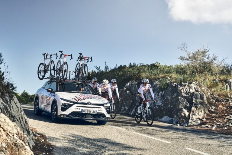 AG2R Citroen Team, presentata la squadra 2022 con C5X e C5 Aircross