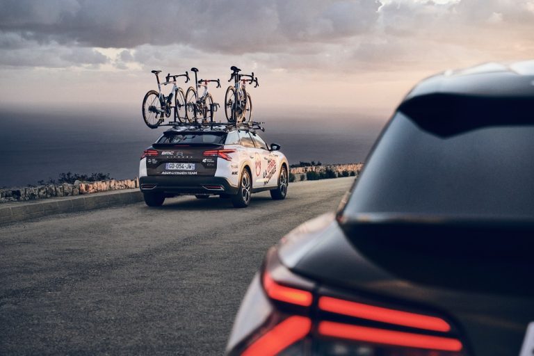 AG2R Citroen Team, presentata la squadra 2022 con C5X e C5 Aircross