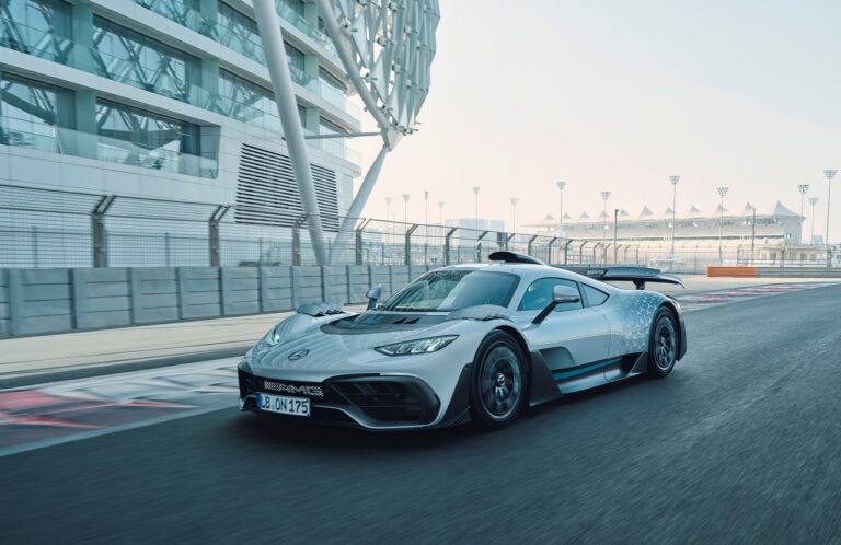 Mercedes AMG ONE: immagini ufficiali