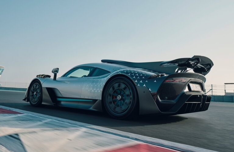 Mercedes AMG ONE: immagini ufficiali