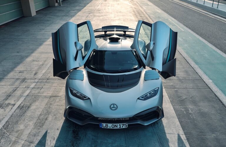 Mercedes AMG ONE: immagini ufficiali