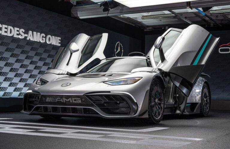 Mercedes AMG ONE: immagini ufficiali