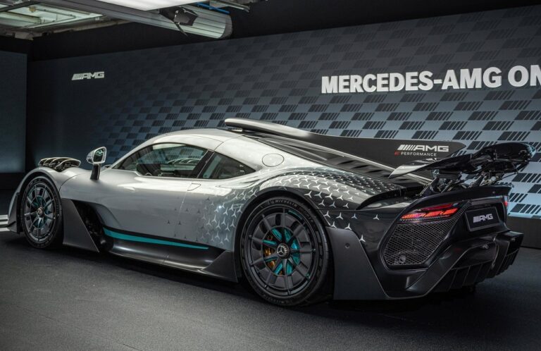 Mercedes AMG ONE: immagini ufficiali