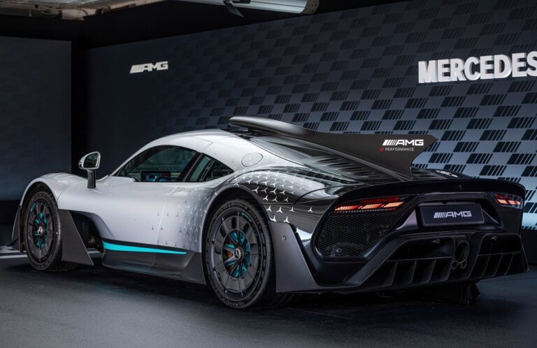 Mercedes AMG ONE: immagini ufficiali