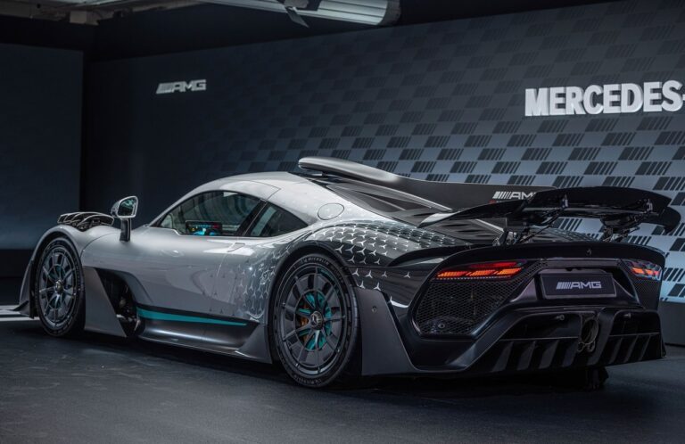 Mercedes AMG ONE: immagini ufficiali