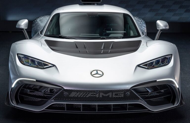 Mercedes AMG ONE: immagini ufficiali