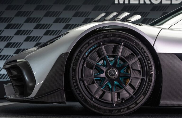 Mercedes AMG ONE: immagini ufficiali