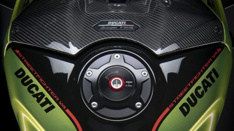 Ducati Streetfighter V4 Lamborghini: immagini