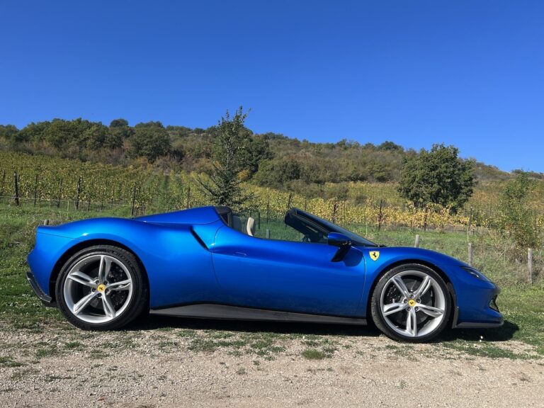 Ferrari 296 GTS: la prova su strada