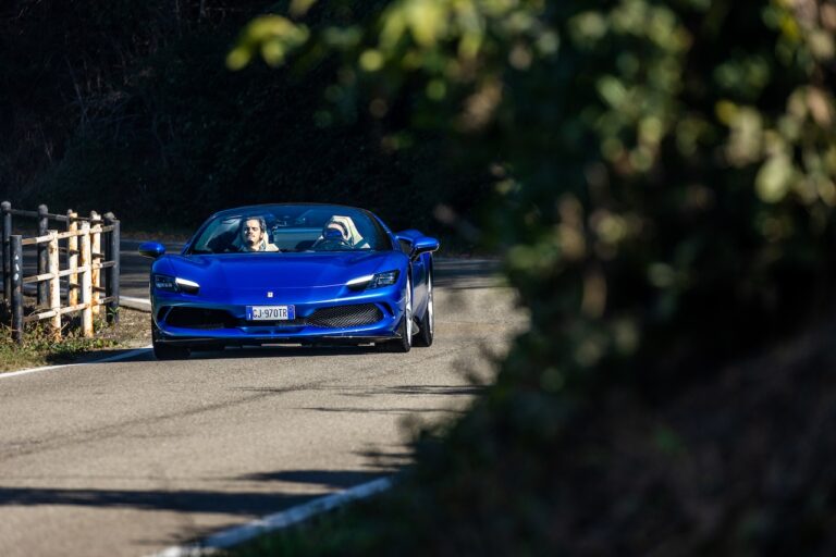 Ferrari 296 GTS: la prova su strada