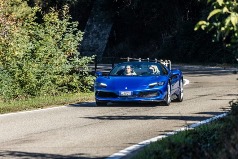 Ferrari 296 GTS: la prova su strada