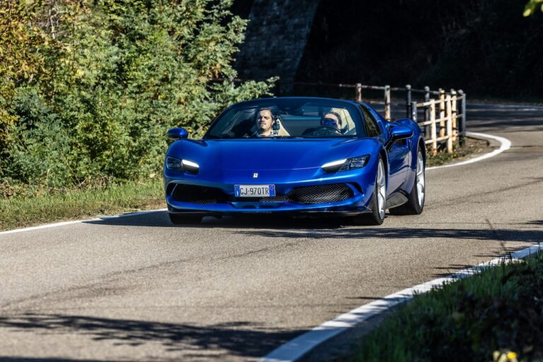 Ferrari 296 GTS: la prova su strada