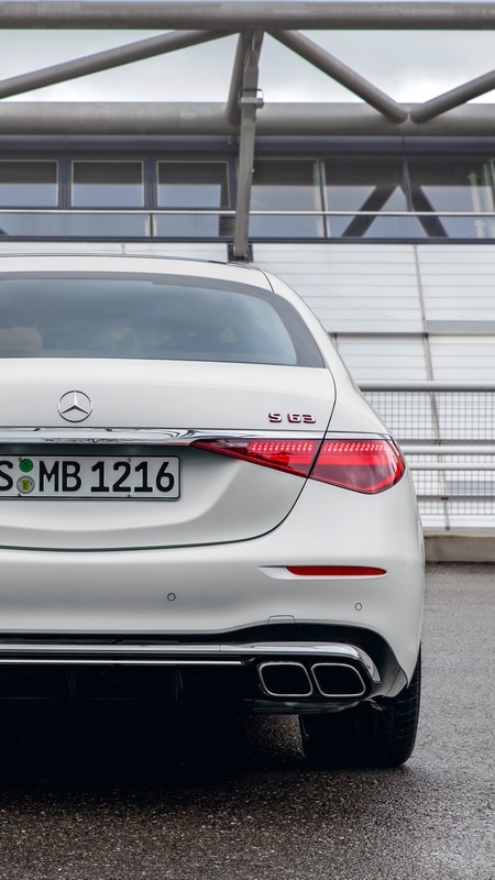 Mercedes-AMG S 63: immagini ufficiali