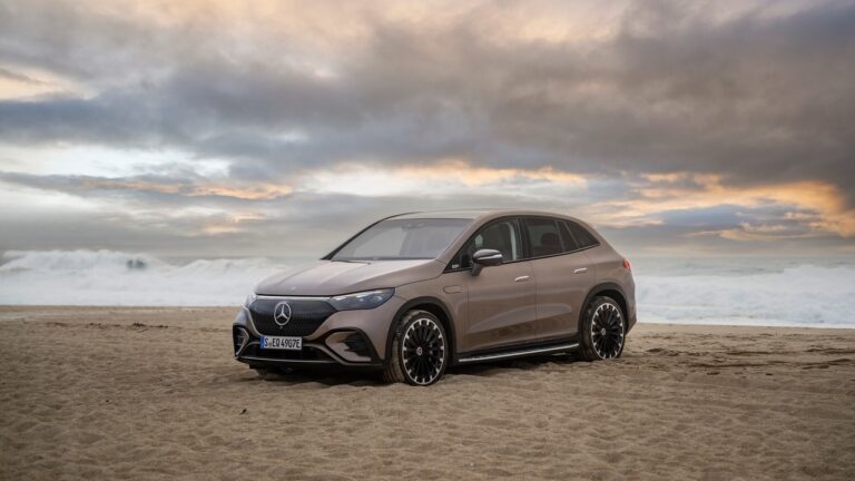 Mercedes-Benz EQE SUV: immagini ufficiali