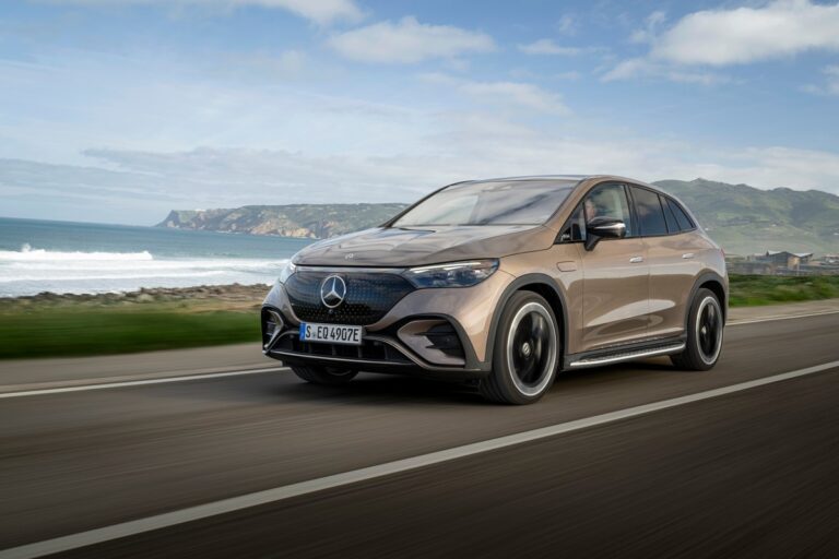 Mercedes-Benz EQE SUV: immagini ufficiali