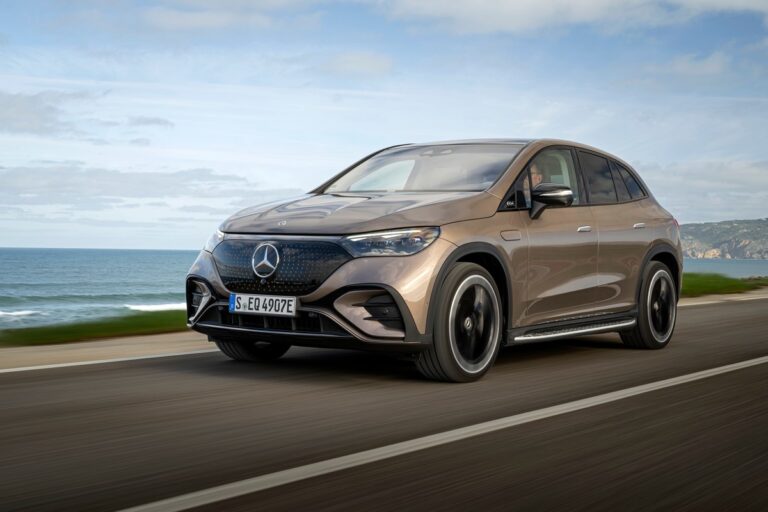 Mercedes-Benz EQE SUV: immagini ufficiali