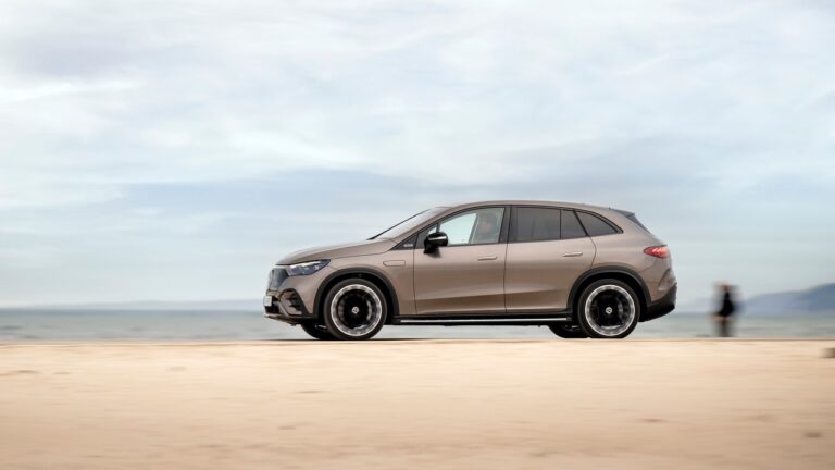 Mercedes-Benz EQE SUV: immagini ufficiali