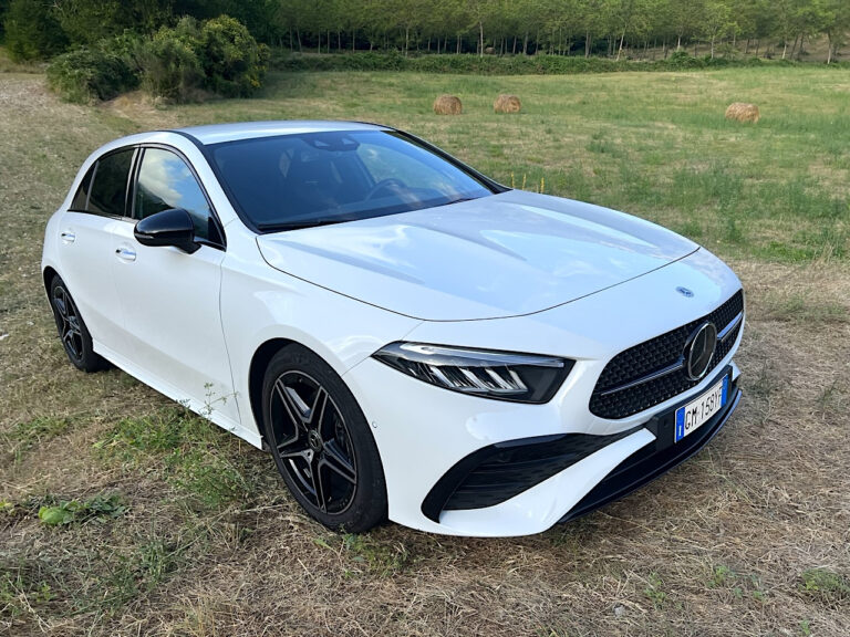 Mercedes Classe A 180d: le foto della prova su strada