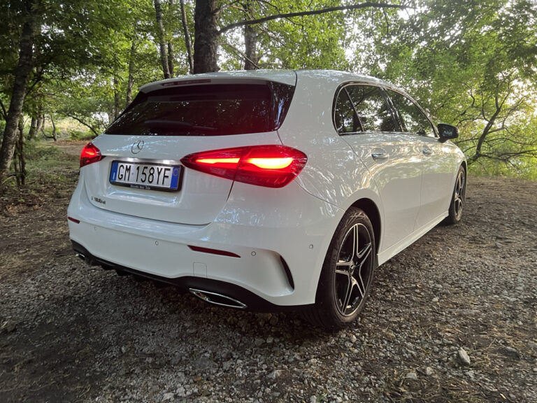 Mercedes Classe A 180d: le foto della prova su strada