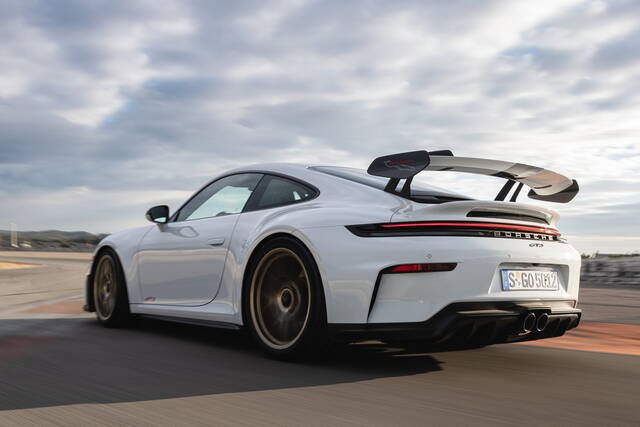 https://www.motori.it/app/uploads/2025/01/porsche-911-gt3-992-restyling-2025-01_03.jpg