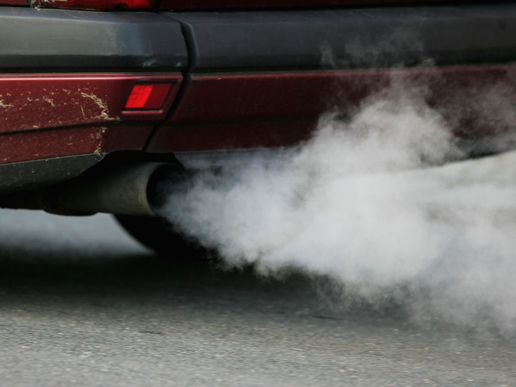 Emissioni CO2, piano per mitigare le sanzioni al settore auto in crisi