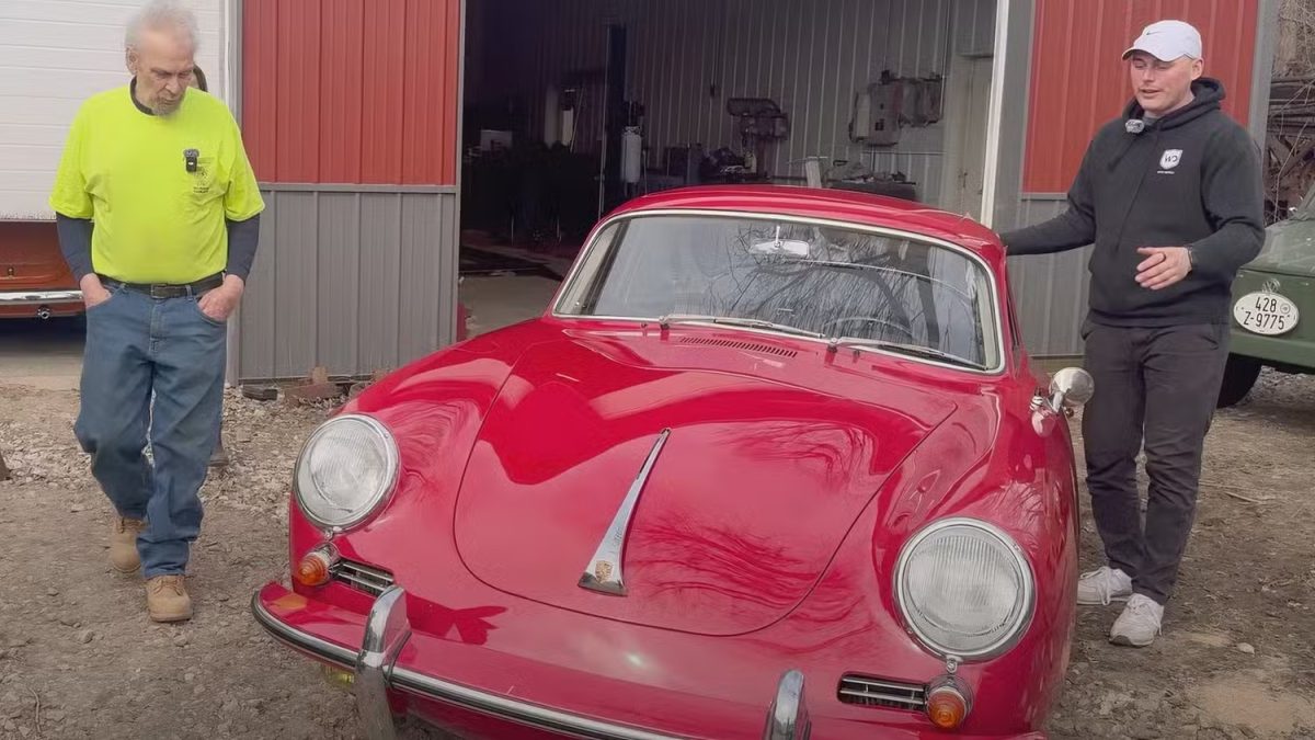 Porsche 356 SC, il primo lavaggio dopo 58 anni di polvere