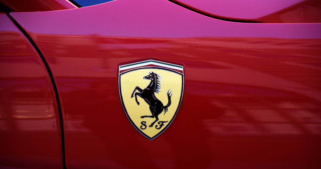 Ferrari auto per anziani? Sbagliato, il 40% sono under 40